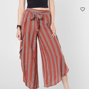 Split pants in orange - size small